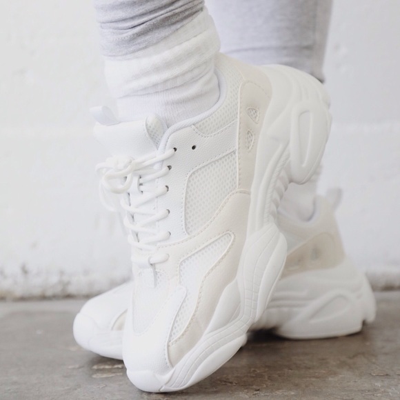 LAST CHANCE White and cream sneakers NWT - Picture 2 of 2